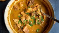Estoufade de porc à la moutarde & semoule de blé aux raisins secs