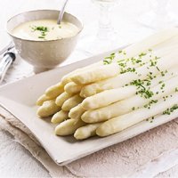 Asperges blanches aux fines herbes & mayonnaise moutardée